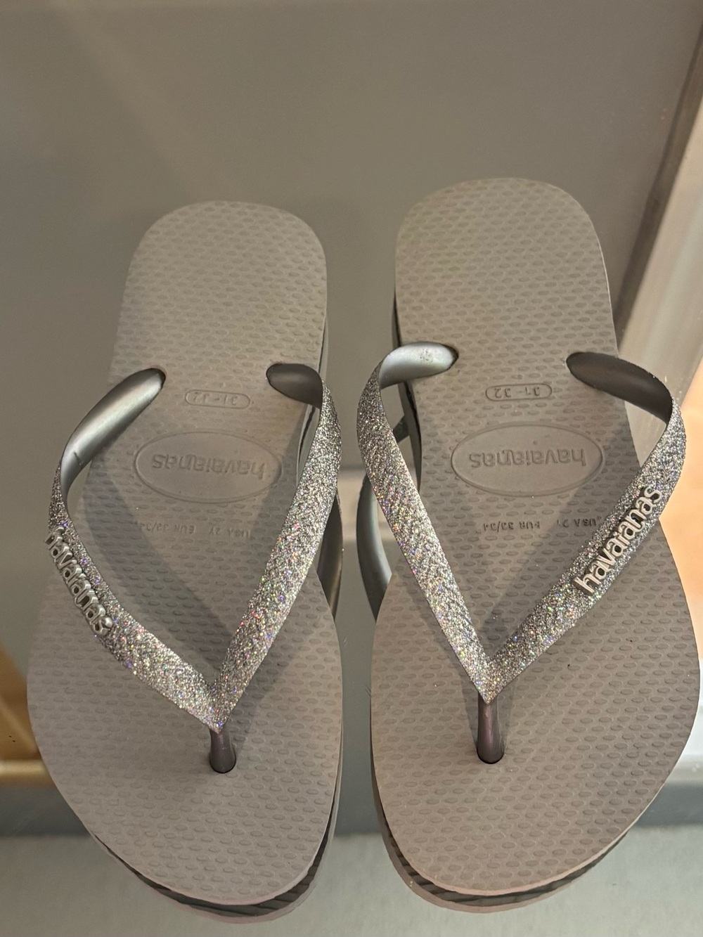 Havaianas Girls Glitter Strap Flip Flops - Gray